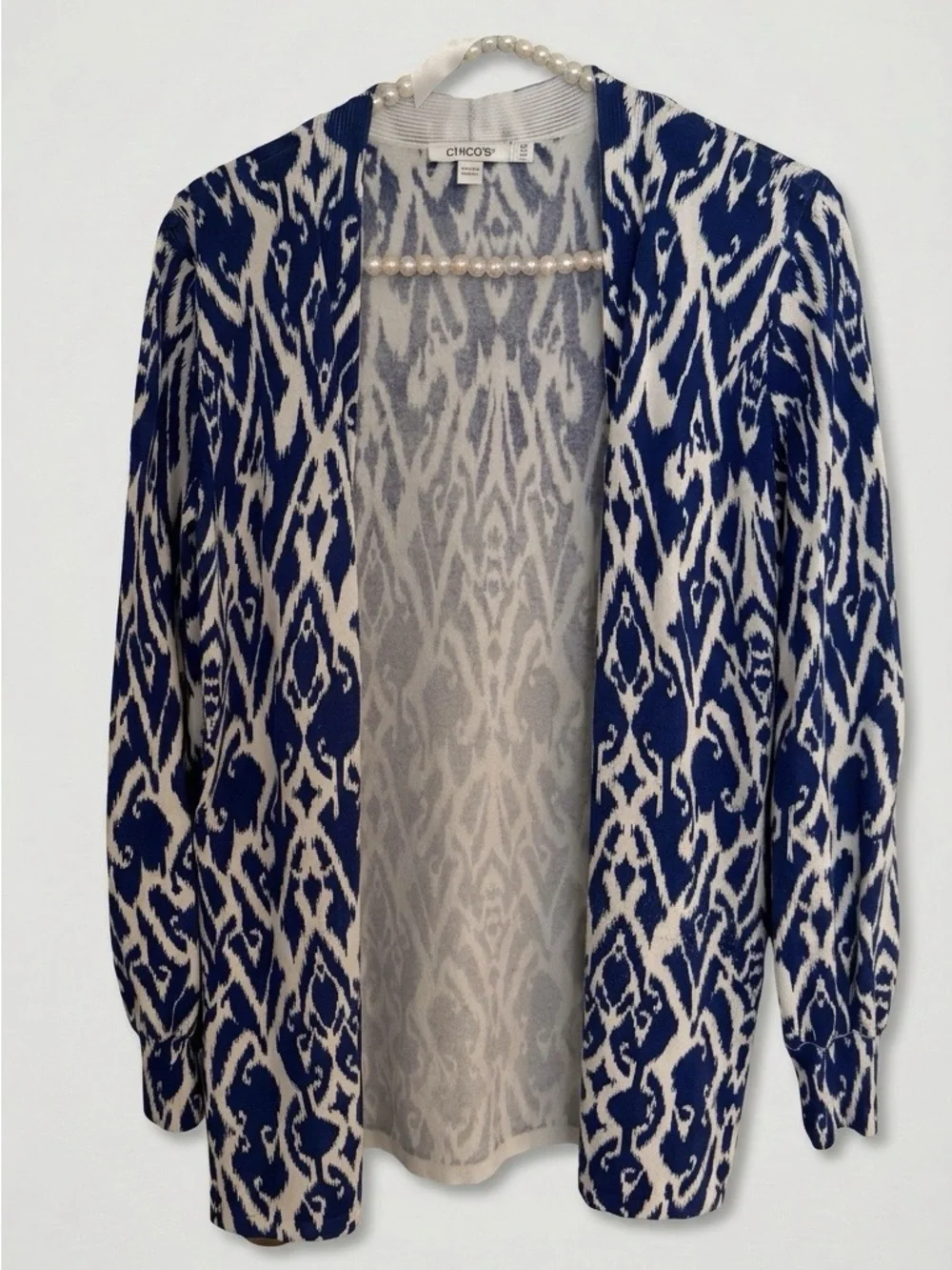 Chico’s Blue and White Open-Front Ikat  Cardigan size small - Picture 5 of 9